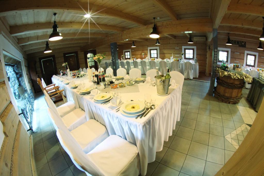 Hotel Zornica Poczesna ภายนอก รูปภาพ