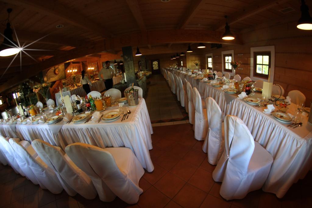 Hotel Zornica Poczesna ภายนอก รูปภาพ